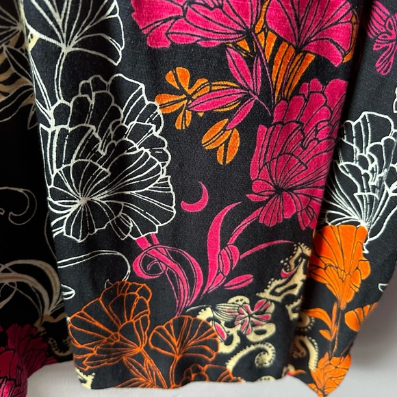 Chico’s Navy Blue Floral Top Size XXL - Picture 5 of 6